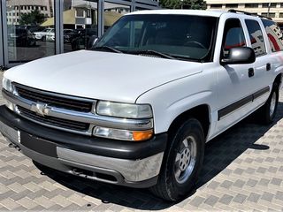 Chevrolet Suburban foto 3