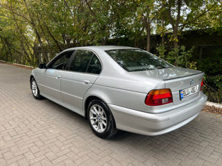 BMW 5 Series foto 8