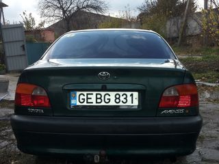 Toyota Avensis foto 6