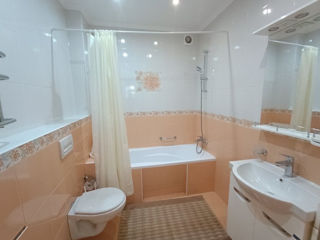 Apartament cu 2 camere, 70 m², Centru, Chișinău foto 10