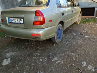 Hyundai Accent foto 6