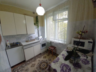 Apartament cu 2 camere, 48 m², Botanica, Chișinău foto 4