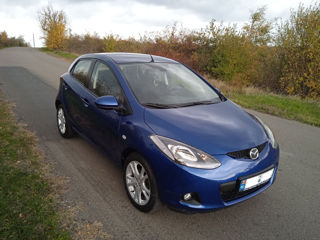 Mazda 2 foto 2