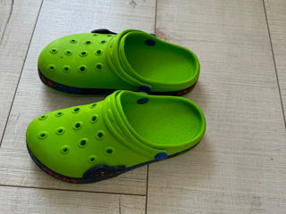 Crocs plaja foto 2