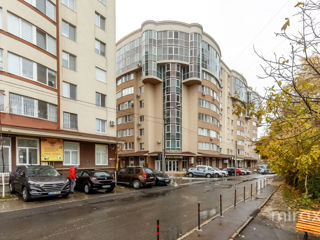 Apartament cu 4 camere, 202 m², Buiucani, Chișinău