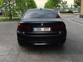 BMW 5 Series foto 4