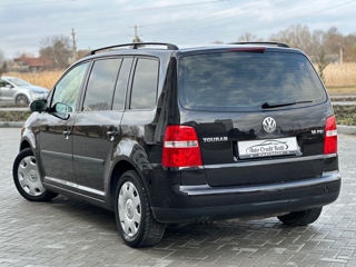 Volkswagen Touran foto 4