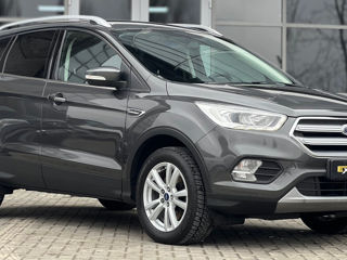 Ford Kuga foto 2