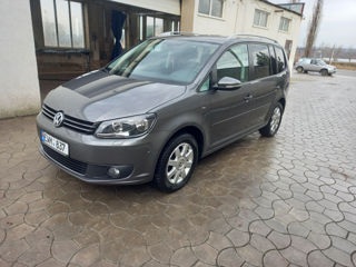 Volkswagen Touran foto 2