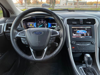 Ford Fusion foto 9