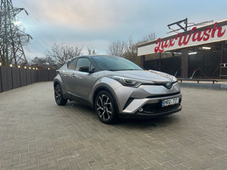 Toyota C-HR foto 2