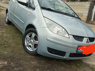 Mitsubishi Colt foto 1