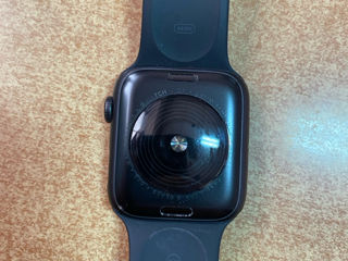 Apple Watch SE 44mm (1st) foto 2