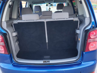 Volkswagen Touran foto 5