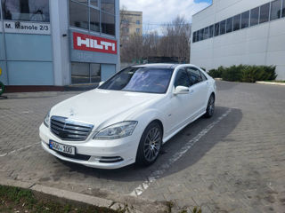 Mercedes S-Class foto 1