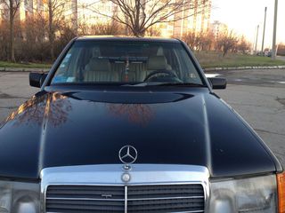 Mercedes Series (W124) foto 2