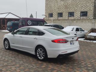 Ford Fusion foto 8