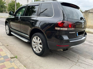 Volkswagen Touareg foto 1