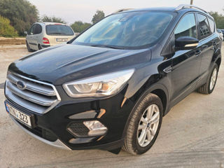 Ford Kuga foto 1