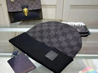 Caciula Louis Vuitton foto 0