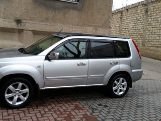 Nissan X-Trail foto 1