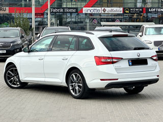 Skoda Superb foto 3