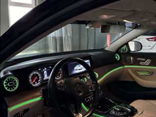 Mercedes W213 instalarea gurilor de ventilație cu ambient foto 5