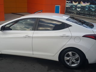 Hyundai Elantra foto 2