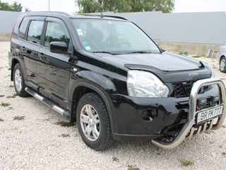 Nissan X-Trail foto 2