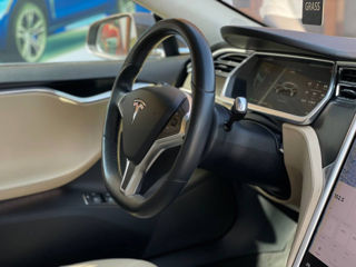 Tesla Model S foto 12