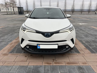 Toyota C-HR foto 2