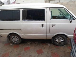 Nissan Serena foto 7