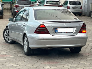 Mercedes C-Class foto 5