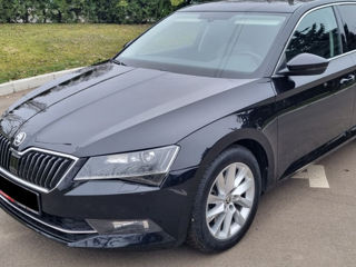 Skoda Superb foto 2