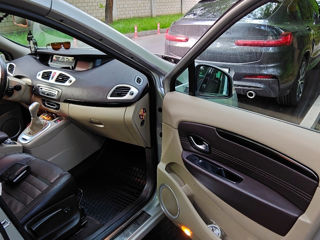 Renault Grand Scenic foto 2