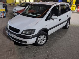 Opel Zafira foto 1