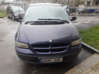 Chrysler Grand Voyager foto 1