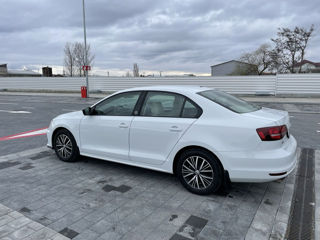 Volkswagen Jetta foto 4