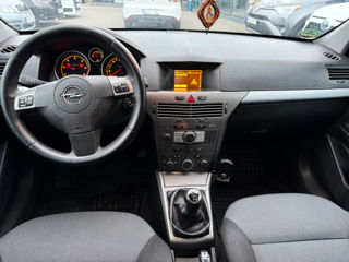 Opel Astra foto 2