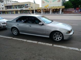 BMW 5 Series foto 3