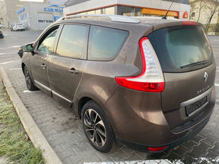 Renault Grand Scenic foto 2