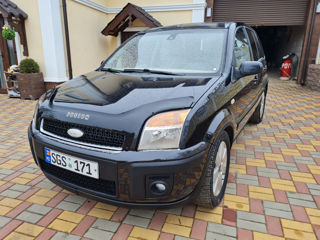 Ford Fusion foto 2