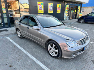 Mercedes C-Class foto 3