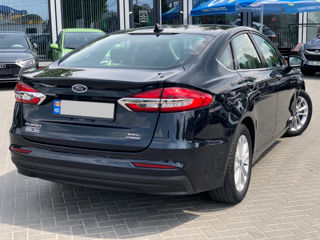 Ford Fusion foto 4