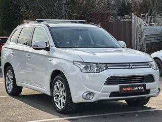 Mitsubishi Outlander foto 2