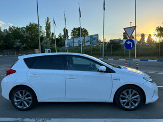 Toyota Auris фото 3