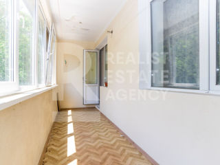 Apartament cu 3 camere, 110 m², Buiucani, Chișinău foto 9