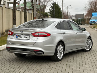 Ford Fusion foto 6