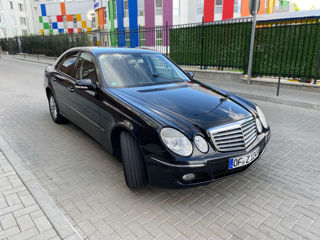 Mercedes E-Class foto 2