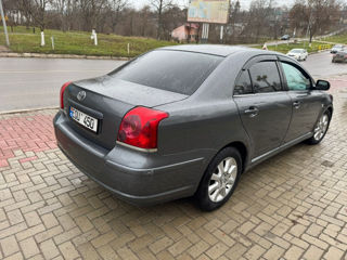 Toyota Avensis foto 6